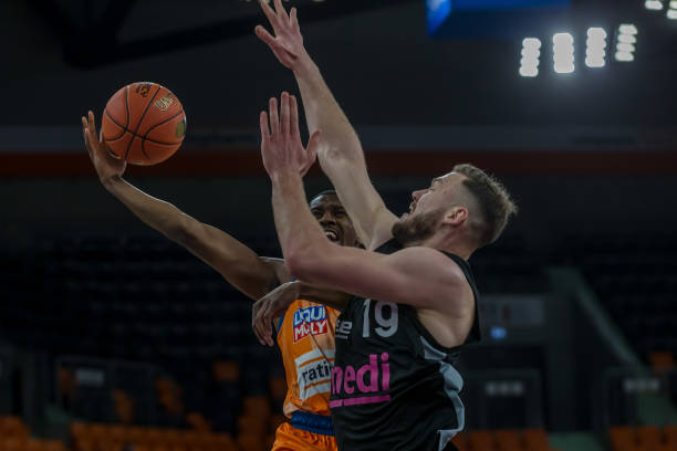 联赛掀起新 联赛掀起新